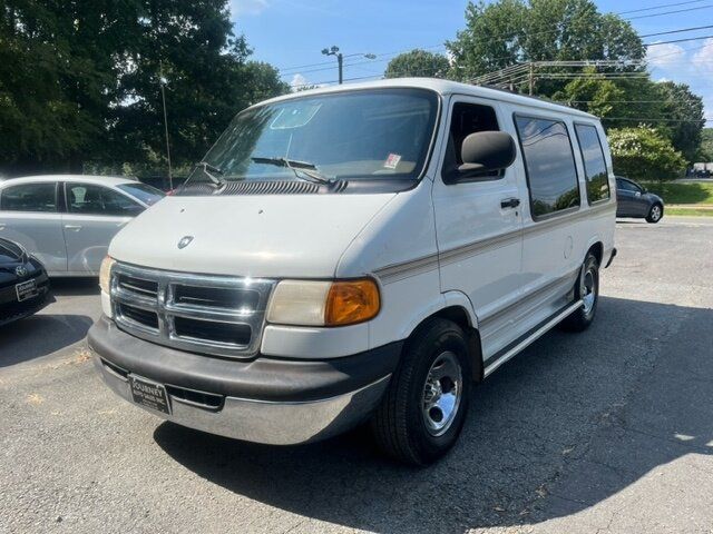 Used 2000 Dodge B1500 RWD image 1