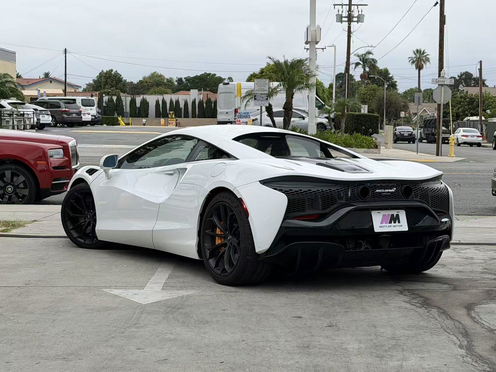 Used 2023 McLaren Artura RWD image 5