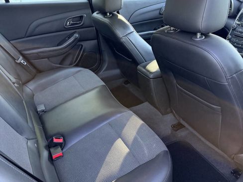 Used 2015 Chevrolet Malibu LT FWD image 4