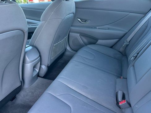 Used 2025 Hyundai Elantra SEL FWD image 11