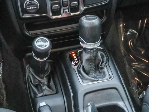 Used 2021 Jeep Gladiator Sport AWD/4WD image 24