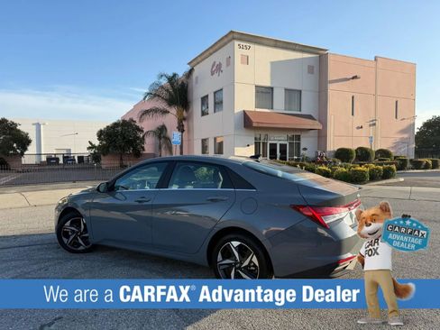 Used 2022 Hyundai Elantra SEL w/ Convenience + Premium Package FWD image 5