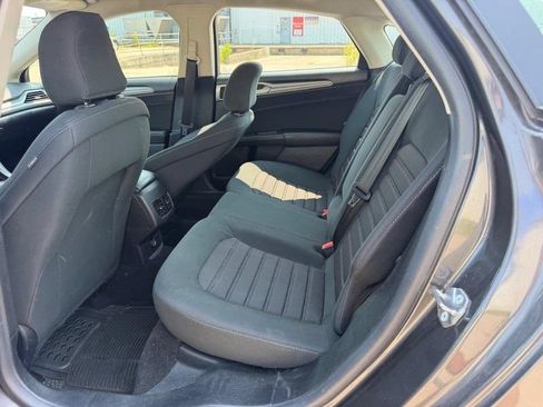 Used 2020 Ford Fusion SE FWD image 7