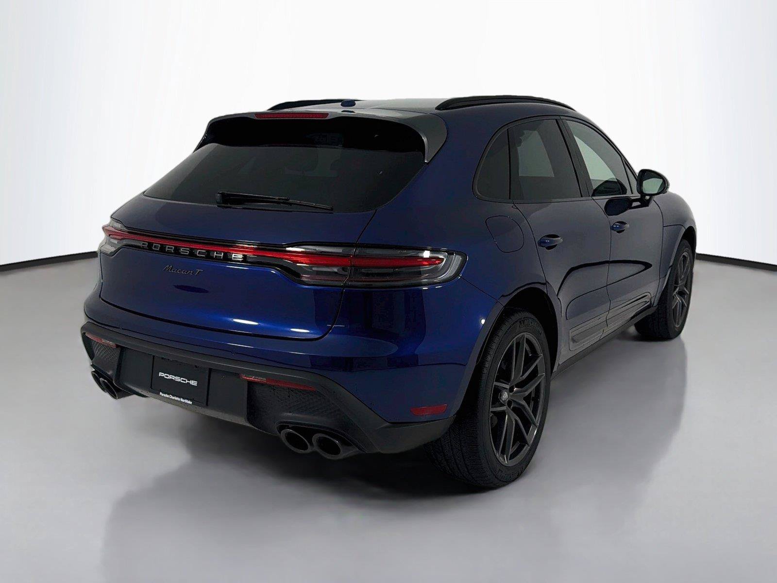 Used 2024 Porsche Macan AWD/4WD image 27