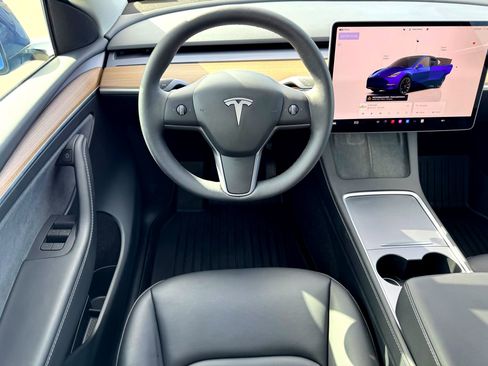 Used 2024 Tesla Model Y Long Range image 22
