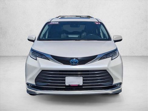 Used 2021 Toyota Sienna Limited AWD/4WD image 2