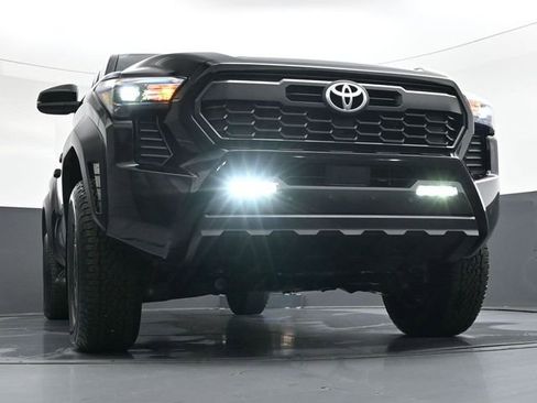 Used 2024 Toyota Tacoma TRD Off-Road w/ TRD Off Road Upgrade Package image 43