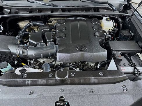 Used 2024 Toyota 4Runner TRD Off-Road image 30