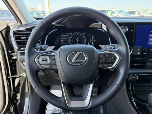 Certified 2025 Lexus NX 250 FWD w/ Premium Package image 23