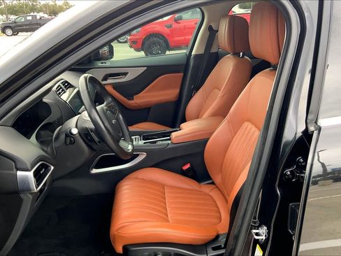 Used 2019 Jaguar F-PACE Portfolio image 7