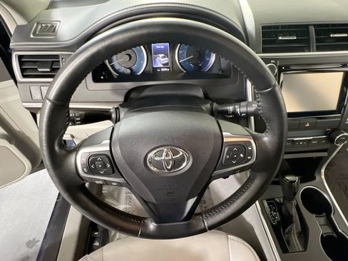 Used 2015 Toyota Camry XLE FWD image 11