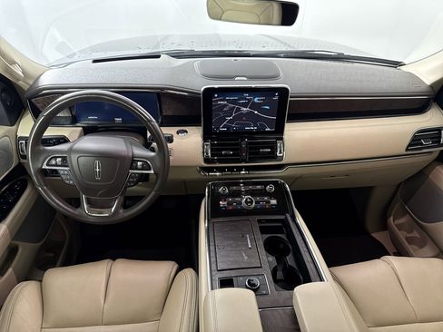 Used 2021 Lincoln Navigator Reserve image 14