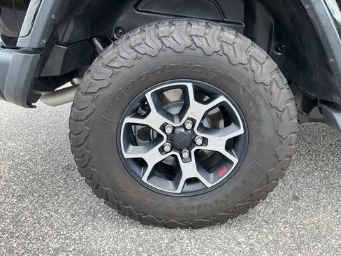 Used 2018 Jeep Wrangler Unlimited Rubicon w/ LED Lighting Group AWD/4WD image 22