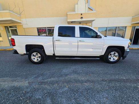Used 2018 Chevrolet Silverado 1500 LT w/ LT Eassist Package RWD image 4