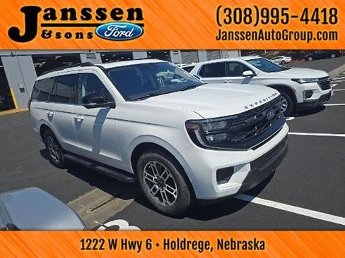 Used 2025 Ford Expedition Active AWD/4WD image 1