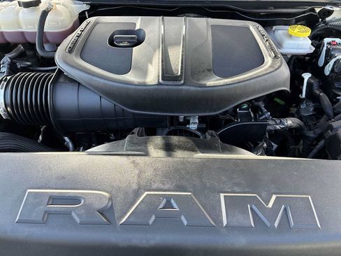 Used 2025 RAM 1500 Laramie AWD/4WD image 17
