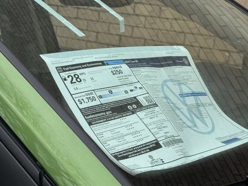 New 2026 Volkswagen Taos SE image 7