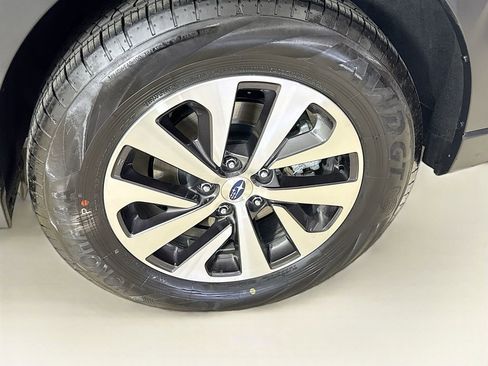Certified 2025 Subaru Outback Premium w/ Popular Package #1 AWD/4WD image 28