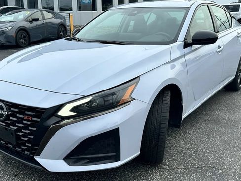 Used 2023 Nissan Altima 2.5 SR w/ SR Premium Package AWD/4WD image 1