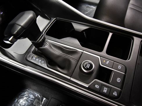 Certified 2025 Kia Sorento S image 26