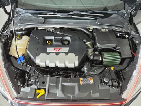 Used 2016 Ford Focus ST FWD image 36