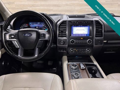 Used 2019 Ford Expedition Platinum image 2