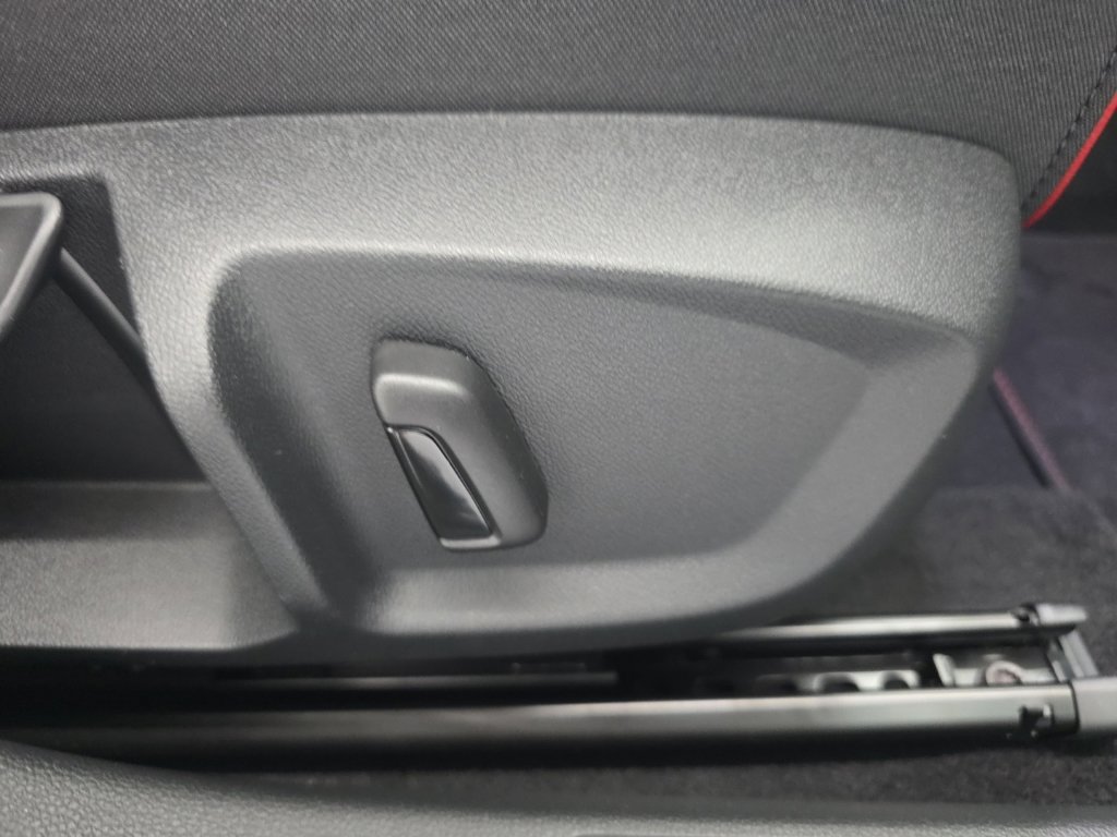 New 2026 Volkswagen GTI SE FWD image 12