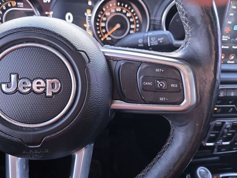 Used 2020 Jeep Gladiator Overland image 23