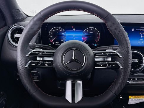 New 2026 Mercedes-Benz GLB 250 image 17