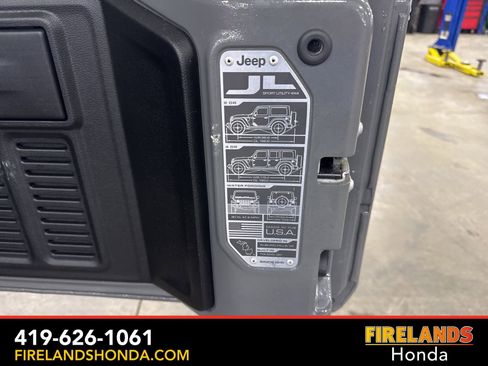 Used 2020 Jeep Wrangler Unlimited Sport image 32