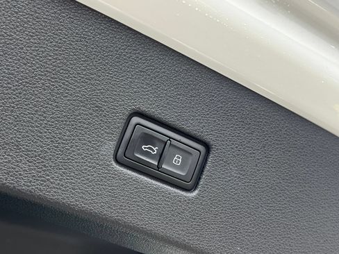 Used 2025 Audi RS Q8 performance AWD/4WD image 25