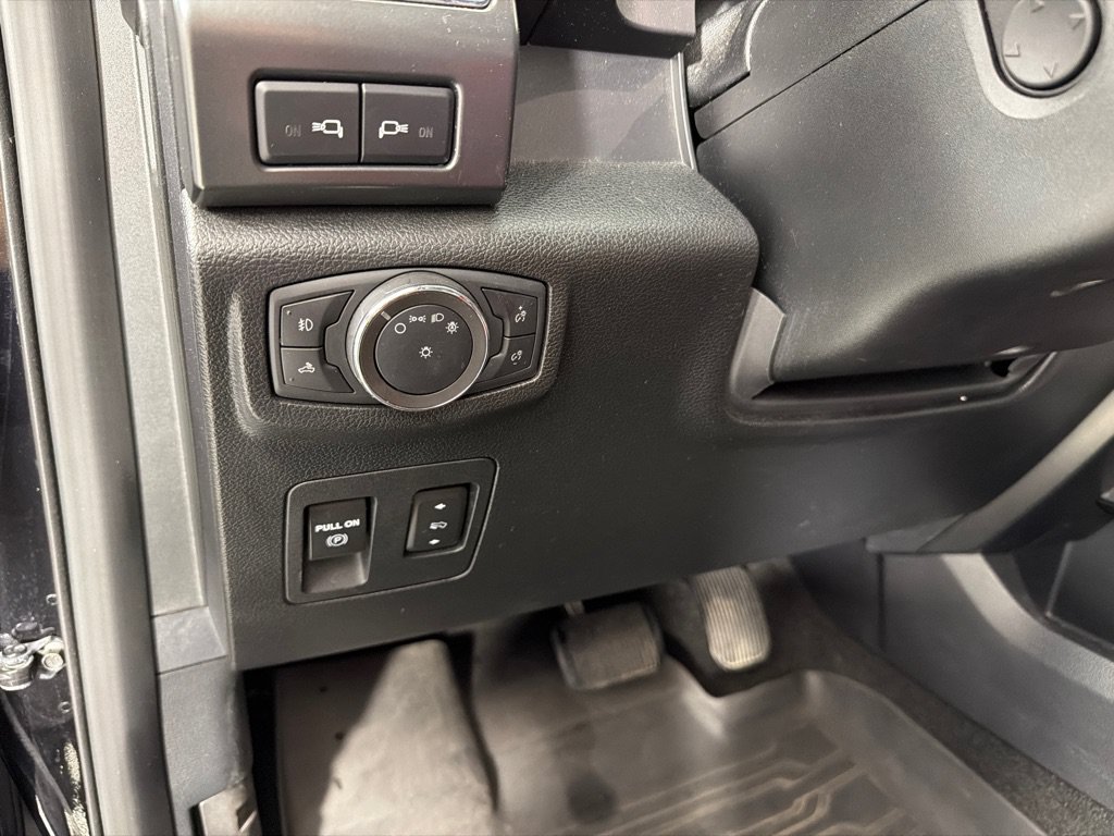 Used 2020 Ford F150 Lariat w/ Equipment Group 502A Luxury AWD/4WD image 14
