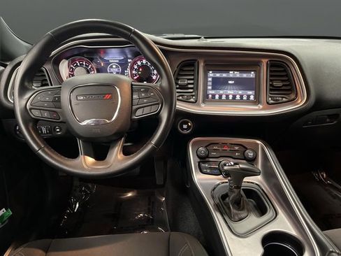 Used 2021 Dodge Challenger SXT image 5