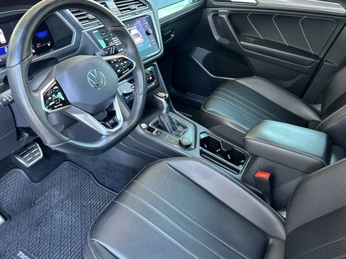 Used 2022 Volkswagen Tiguan SE R-Line AWD/4WD image 9