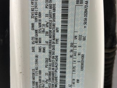 Used 2023 Ford Escape SE w/ Class II Trailer Tow Package FWD image 9
