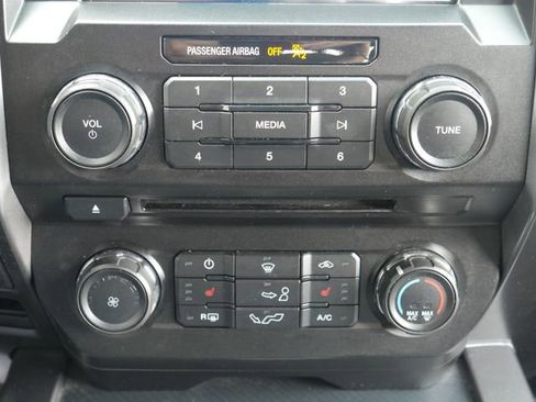 Used 2018 Ford F150 XLT w/ Equipment Group 302A Luxury AWD/4WD image 22