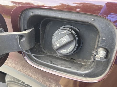 Used 2022 Kia Telluride LX FWD image 30