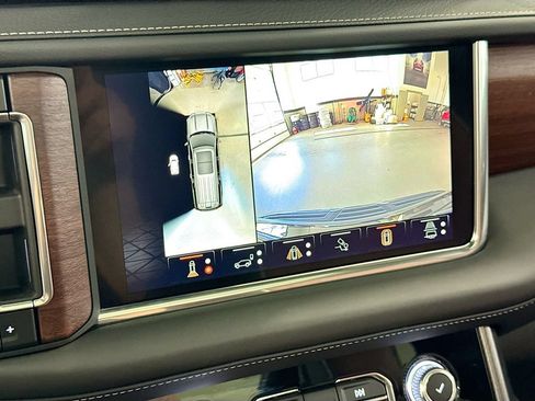 Used 2023 GMC Yukon Denali Ultimate AWD/4WD image 16