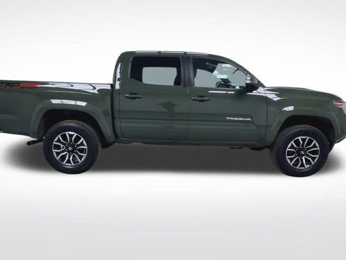 Used 2022 Toyota Tacoma TRD Sport w/ Technology Package image 11