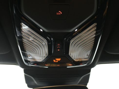 New 2026 BMW X7 xDrive40i w/ M Sport Package AWD/4WD image 21