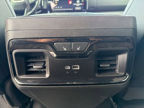 Used 2024 GMC Sierra 3500 AT4 w/ Technology Package AWD/4WD image 41