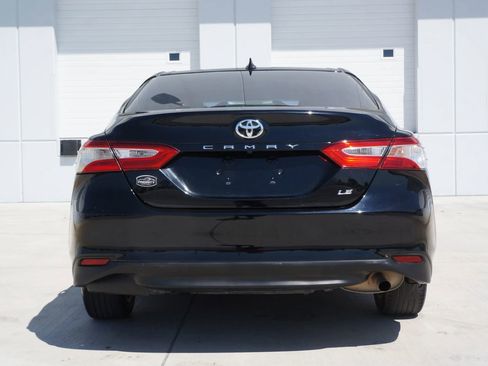 Used 2019 Toyota Camry LE image 10