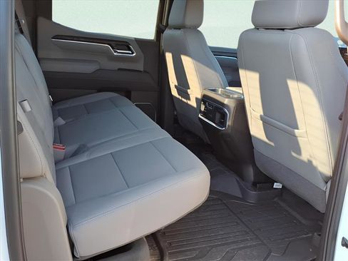 Used 2025 GMC Sierra 1500 SLT w/ SLT Premium Package image 18