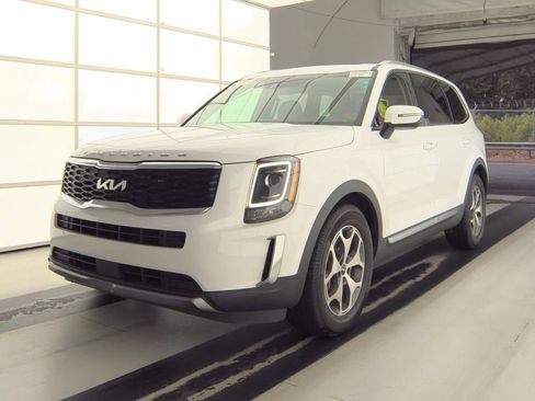 Used 2022 Kia Telluride EX AWD/4WD image 3