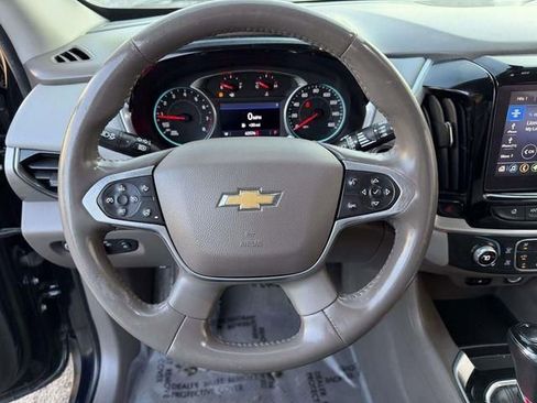 Used 2020 Chevrolet Traverse LT w/ Driver Confidence II Package AWD/4WD image 40