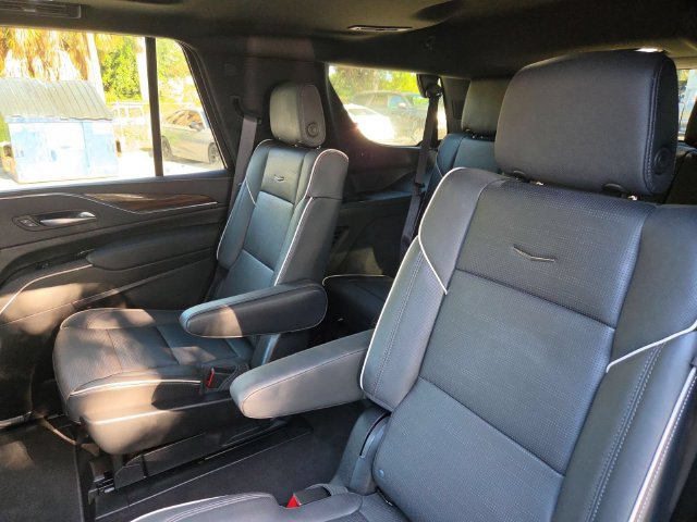 Used 2023 Cadillac Escalade Premium Luxury w/ LPO, Illumination Package AWD/4WD image 25