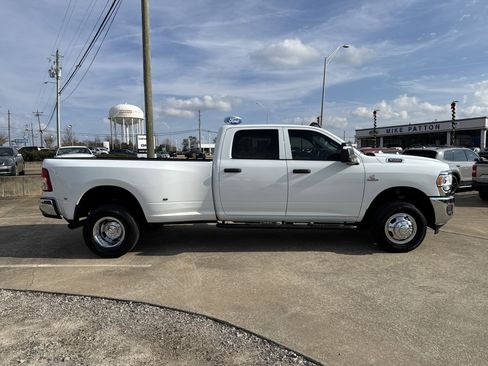 Used 2024 RAM 3500 Tradesman w/ Chrome Appearance Group image 5