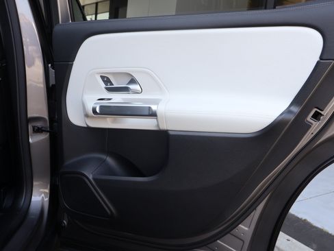 Certified 2021 Mercedes-Benz GLB 250 image 24