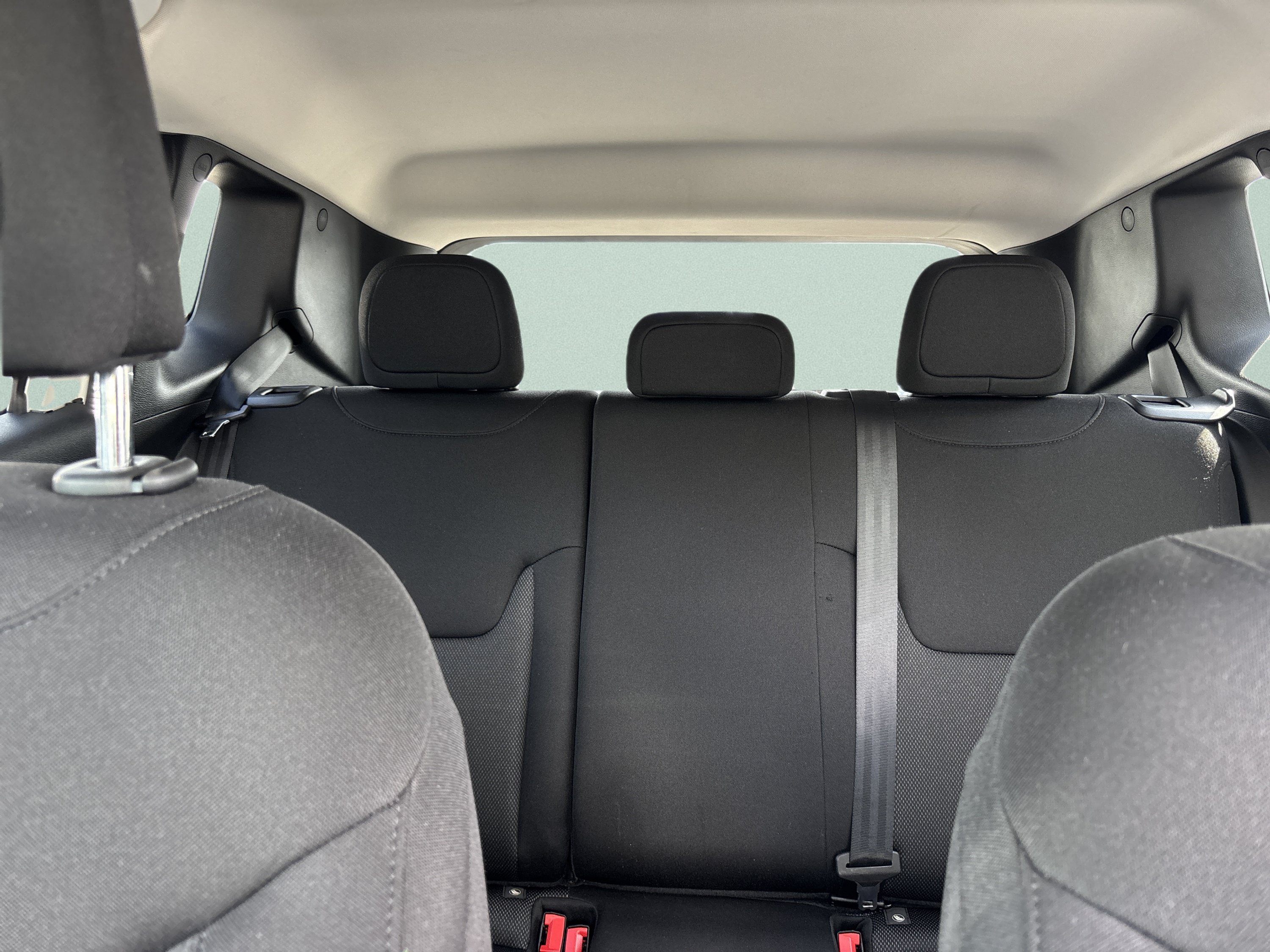 Used 2023 Jeep Renegade Latitude AWD/4WD image 13