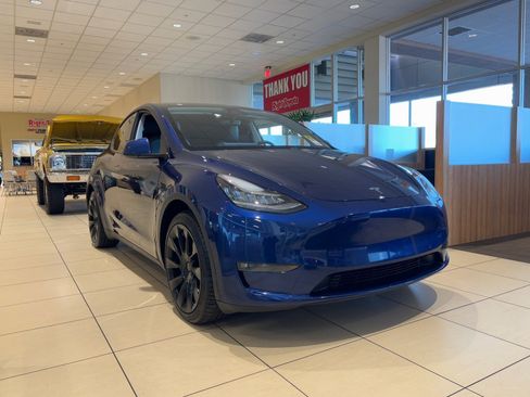 Used 2021 Tesla Model Y Long Range image 5